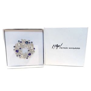 Peter Nygard Booch Silver Metal Blue Rhinestones Wreath Pin Star Wedding Mother